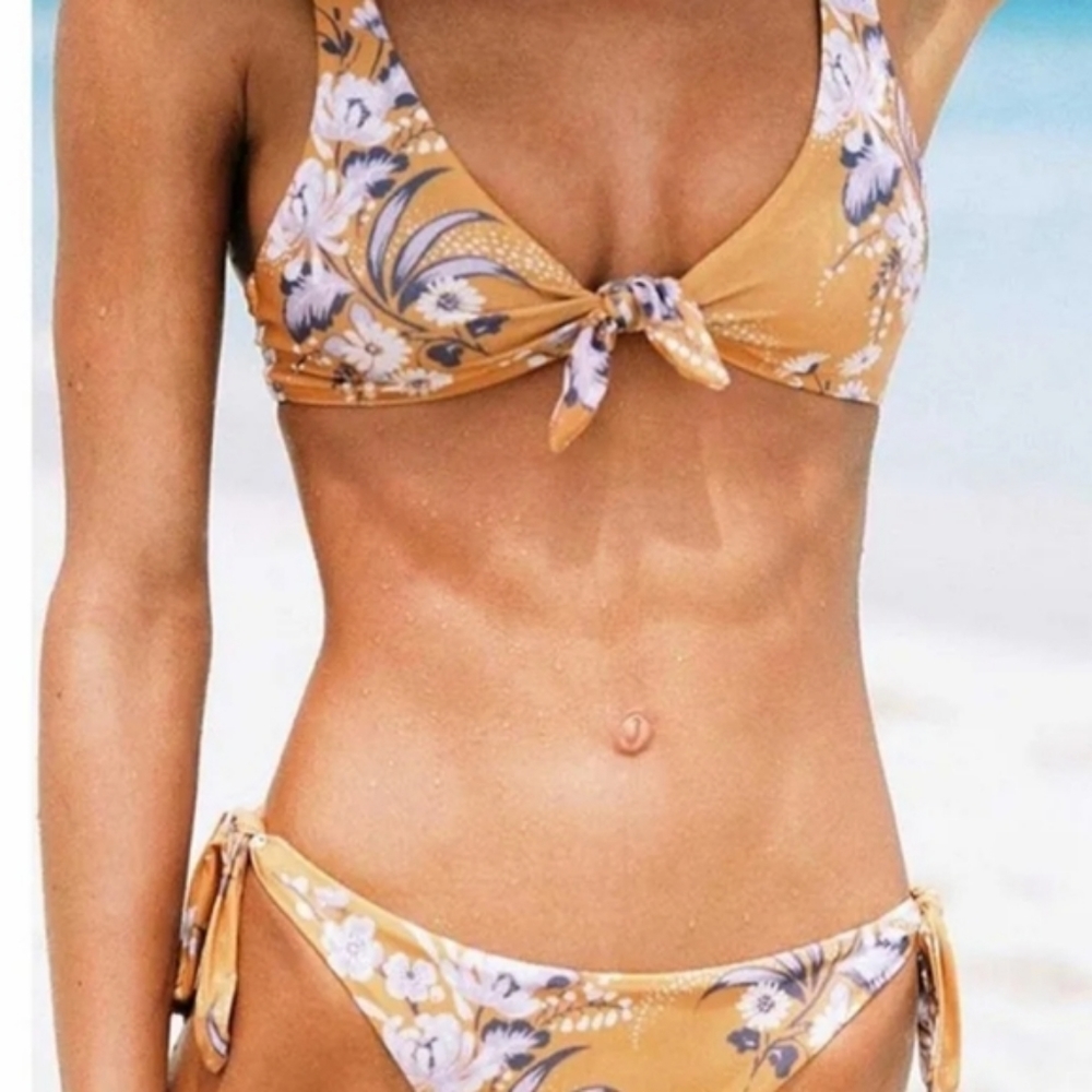 Vitamin A Lou Top Gidget Bottom Bikini Set - Picture 8 of 8